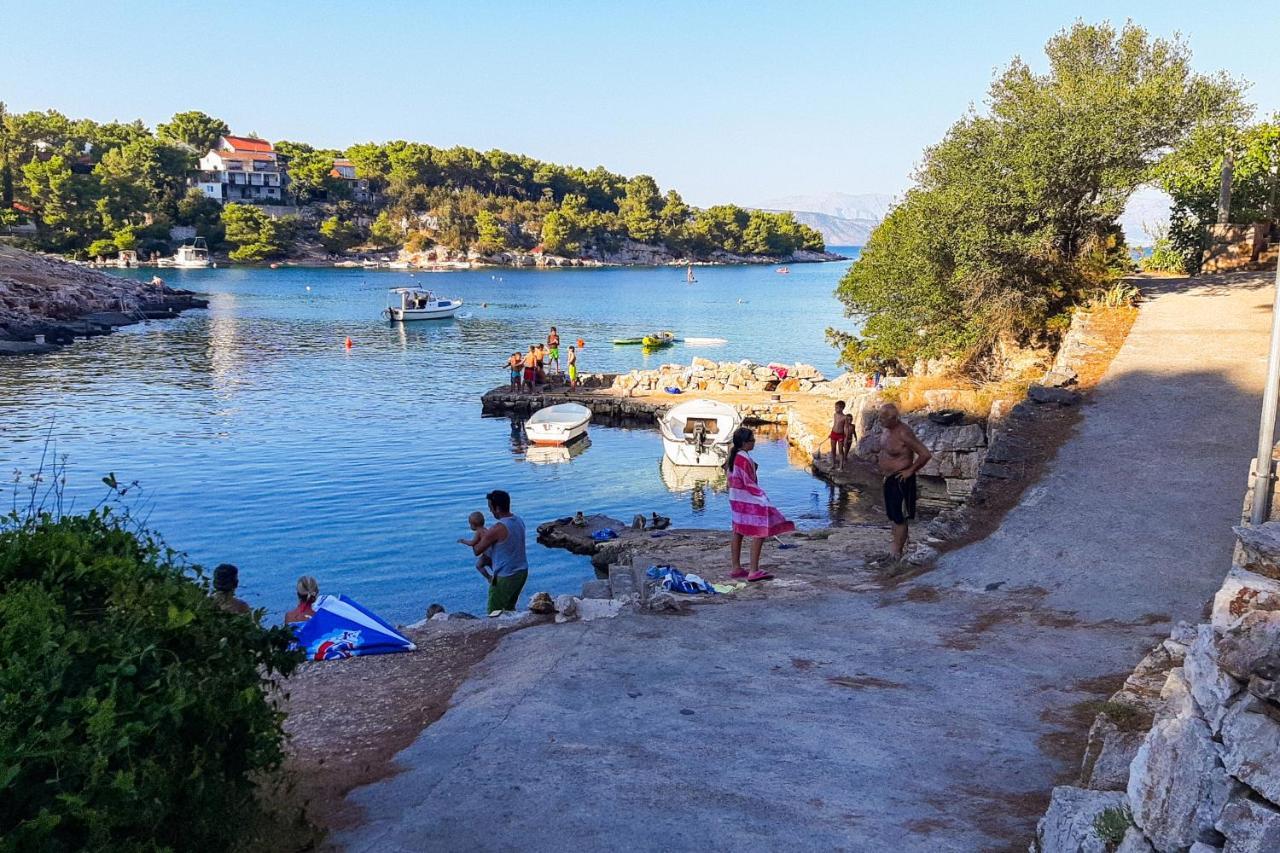 Apartments By The Sea Basina, Hvar - 542 Vrbanj Dış mekan fotoğraf