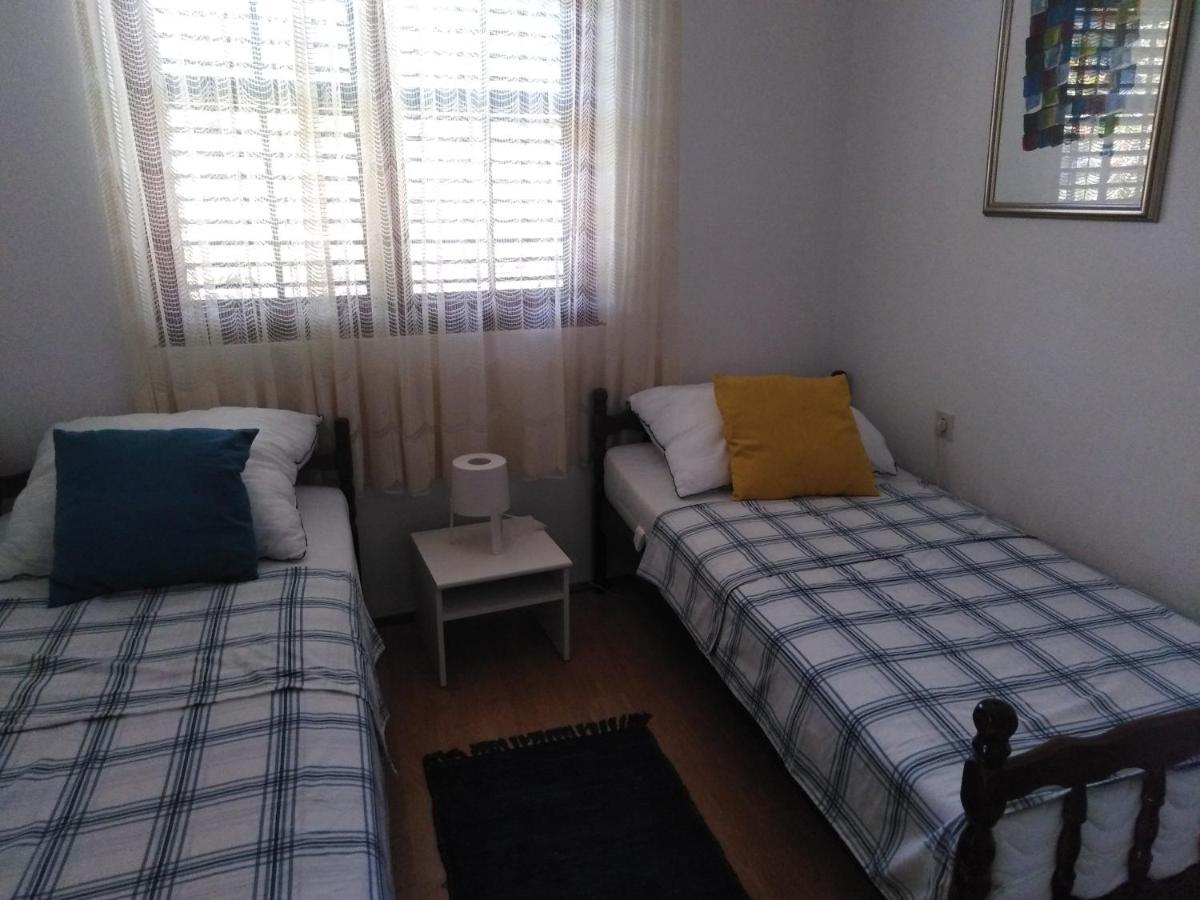 Apartments By The Sea Basina, Hvar - 542 Vrbanj Dış mekan fotoğraf