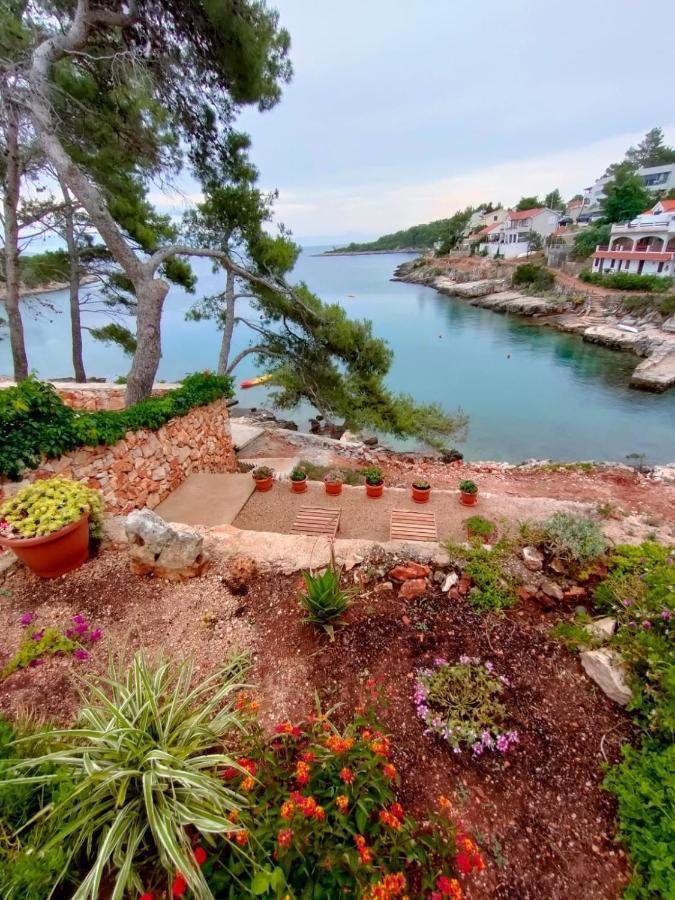 Apartments By The Sea Basina, Hvar - 542 Vrbanj Dış mekan fotoğraf